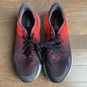 Men’s 8.5 New Balance FuelCell Propel Running Shoes